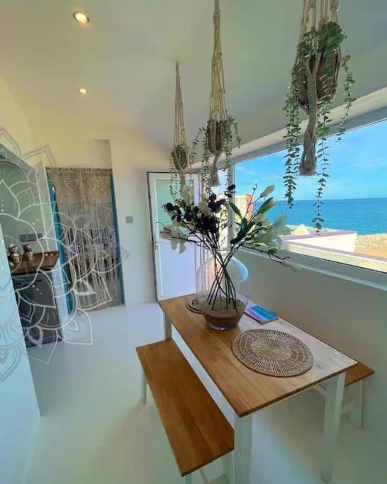 Beach Front Apartment Gibraltar Exterior foto